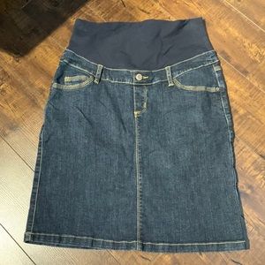 ✨HOST PICK✨ 2/$15 THYME MATERNITY jeans skirt | Size: XS | In great condition